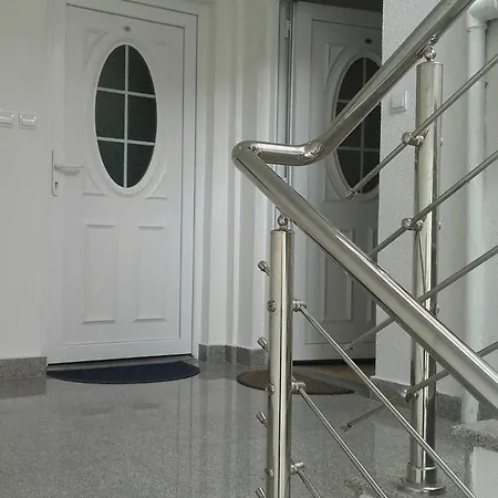 - Jaz Apartament Budva